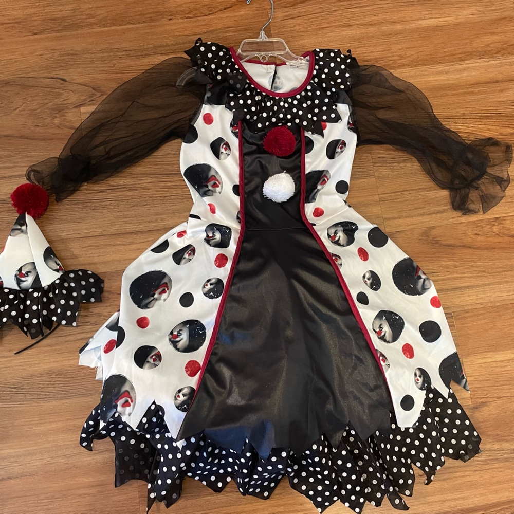 Kids sinister clown costume size medium kids 7-8